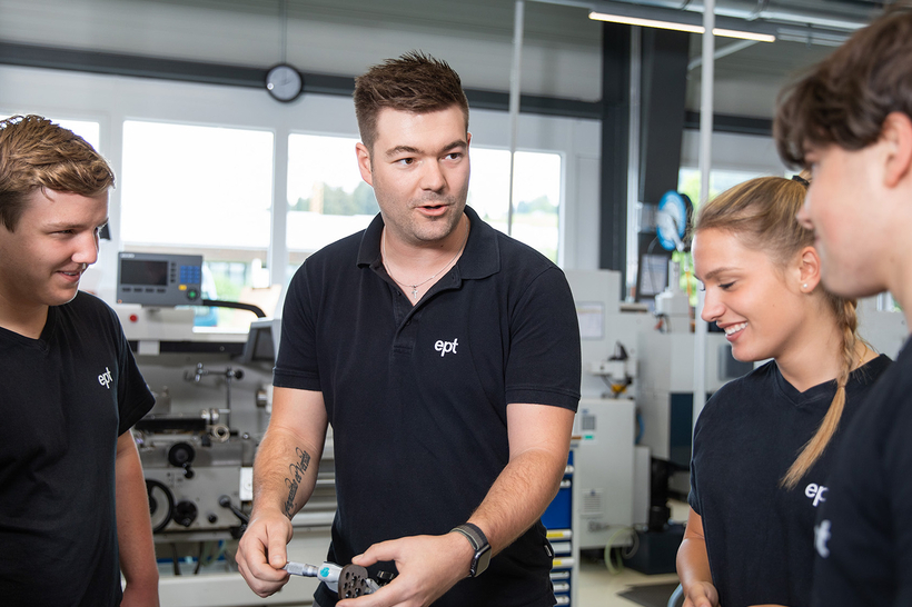 Soziales Engagement Header 2296x1292px